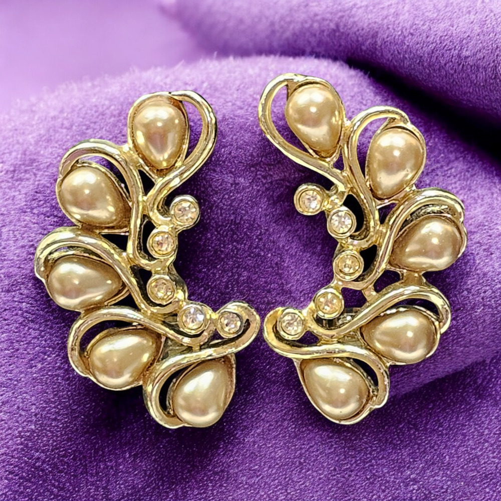Sarah Coventry Clip On Earrings Honey Bunch 6799 Gold Tone Faux Pearl Rhinestone